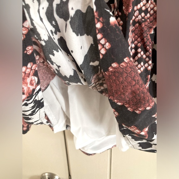 Boutique Lined Animal Print Boho Shirt size S - Picture 4 of 4